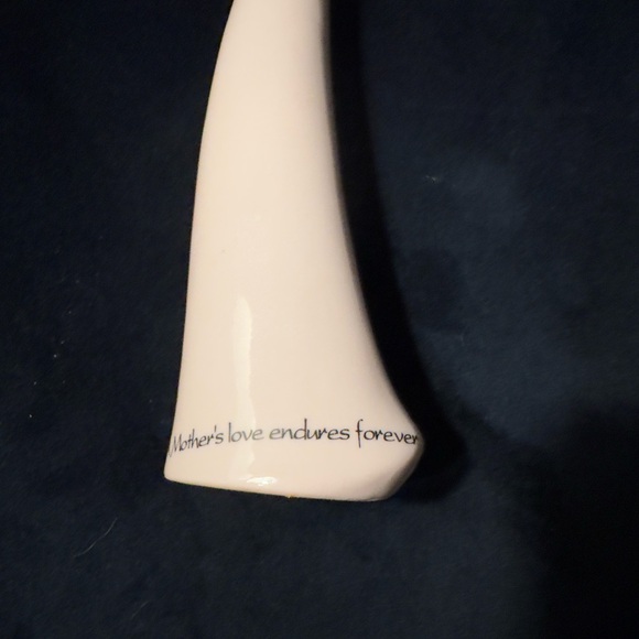 Mother's Love Endures Forever - Porcelain Figurine
1998 - Picture 3 of 6